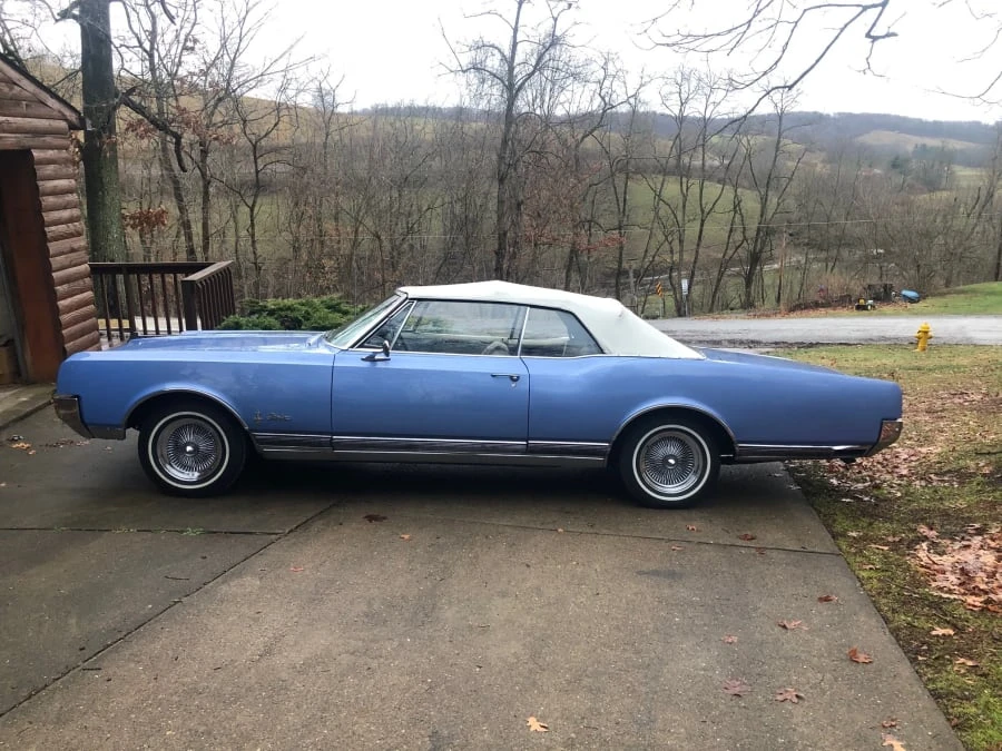 1965 Oldsmobile Starfire - Image 2 of 11