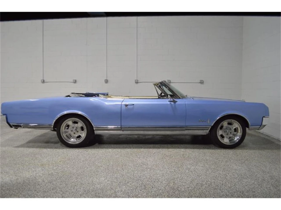 1965 Oldsmobile Starfire - Image 11 of 14