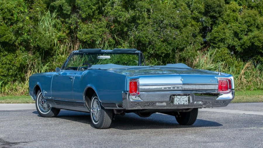1965 Oldsmobile Starfire - Image 3 of 20
