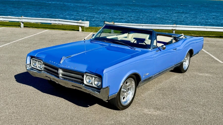 1965 Oldsmobile Starfire - Image 19 of 30