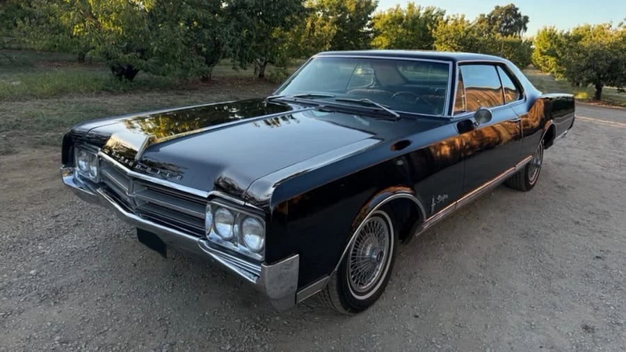 1965 Oldsmobile Starfire - Image 6 of 23