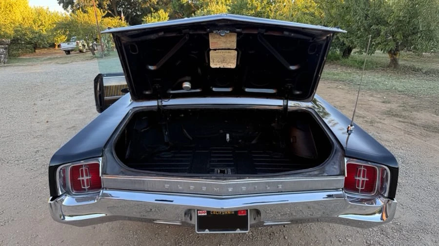 1965 Oldsmobile Starfire - Image 22 of 23