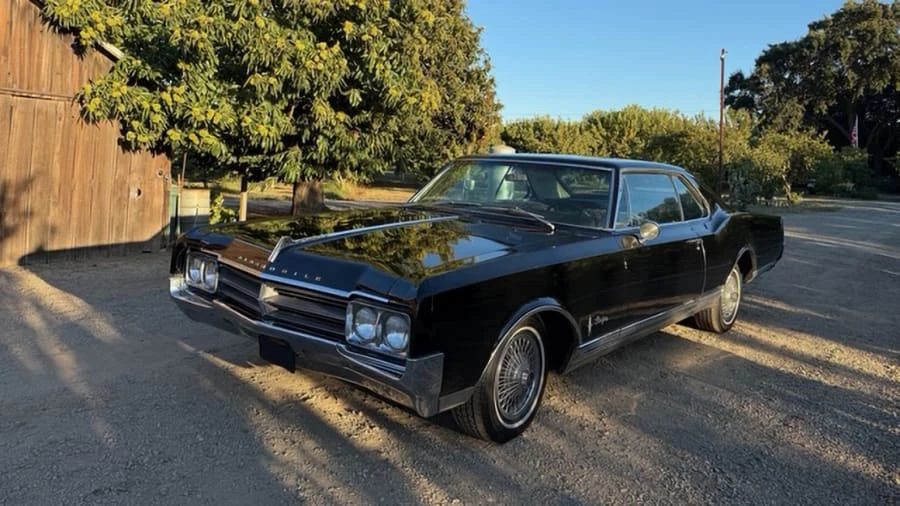1965 Oldsmobile Starfire - Image 16 of 23