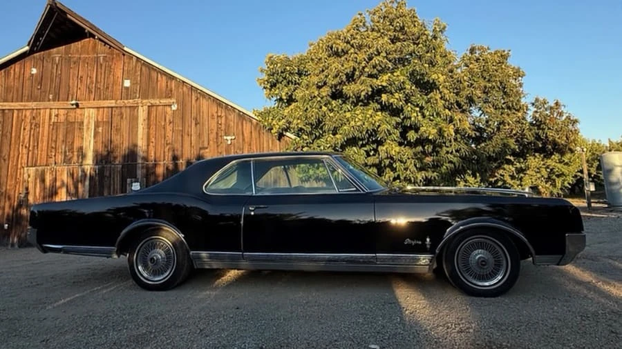1965 Oldsmobile Starfire - Image 2 of 23