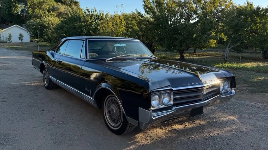 1965 Oldsmobile Starfire - Image 11 of 23
