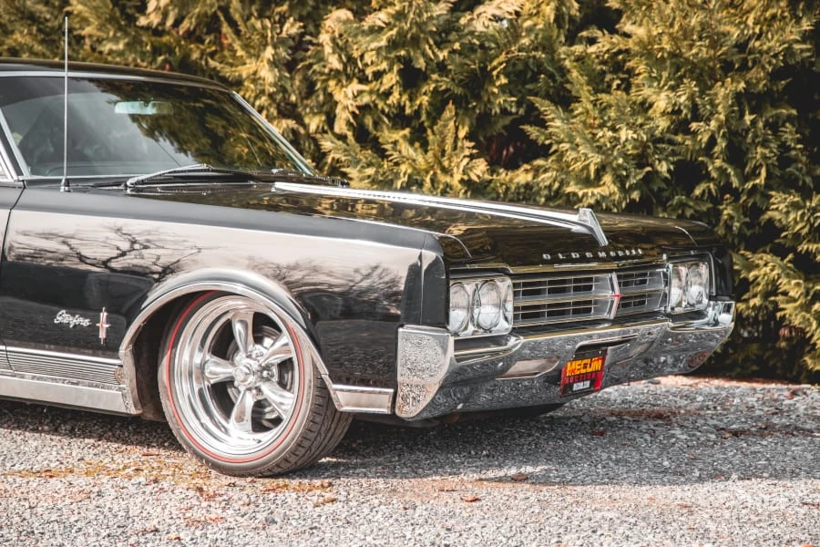 1965 Oldsmobile Starfire - Image 10 of 23