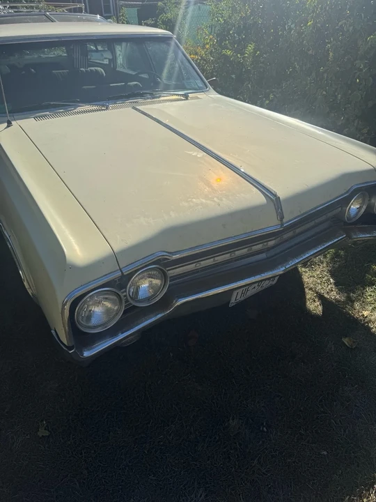 1965 Oldsmobile Vista Cruiser - Image 2 of 18