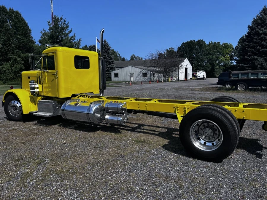 1965 Peterbilt - Image 2 of 9