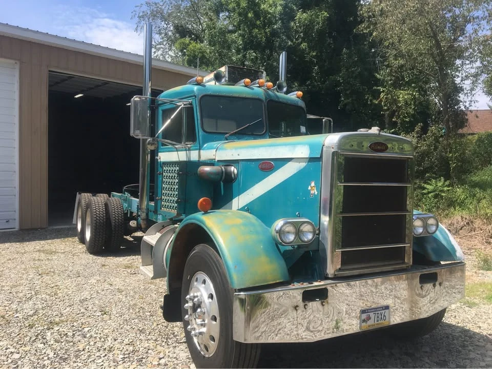 1965 Peterbilt - Image 2 of 5