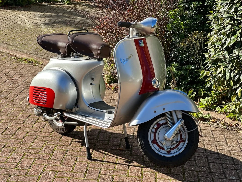 1965 Vespa GL & Sprint - Image 8 of 30