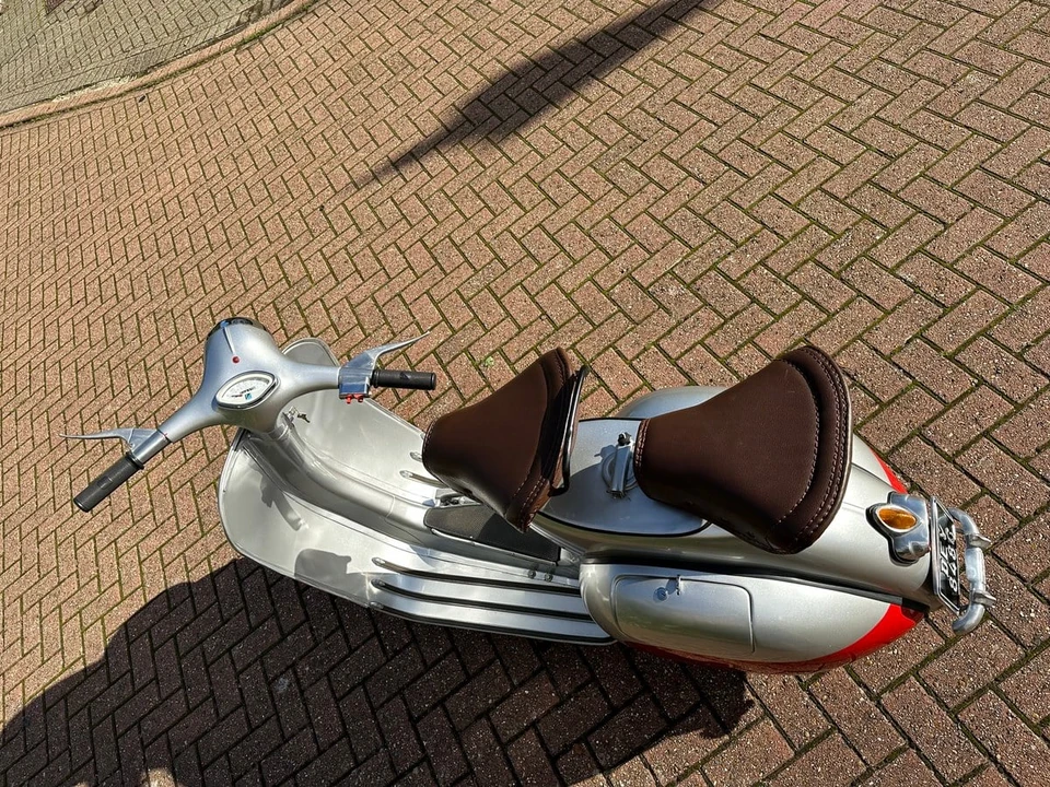 1965 Vespa GL & Sprint - Image 29 of 30