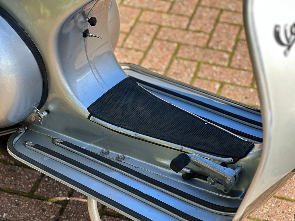 1965 Vespa GL & Sprint - Image 19 of 30