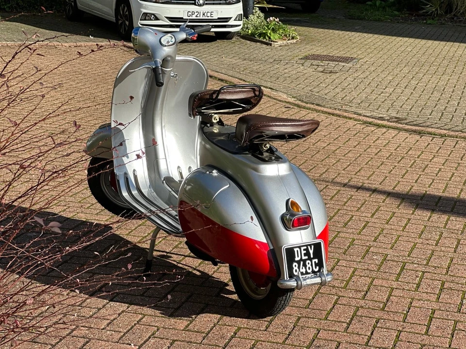 1965 Vespa GL & Sprint - Image 11 of 30
