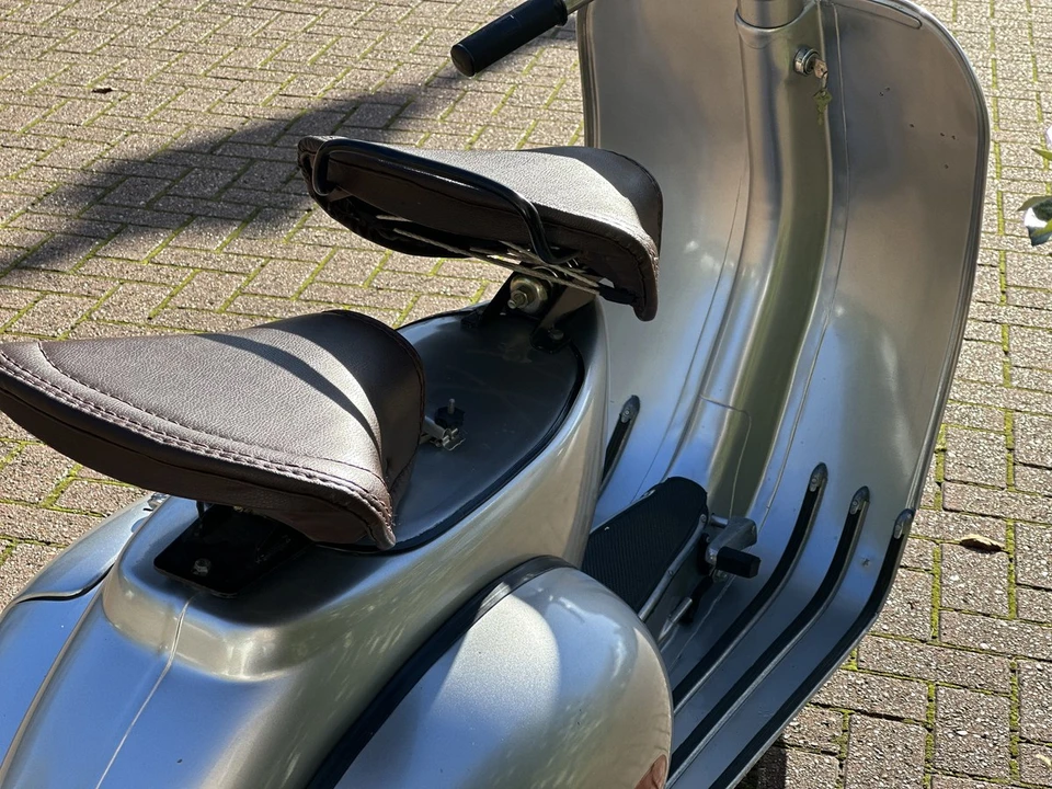 1965 Vespa GL & Sprint - Image 22 of 30