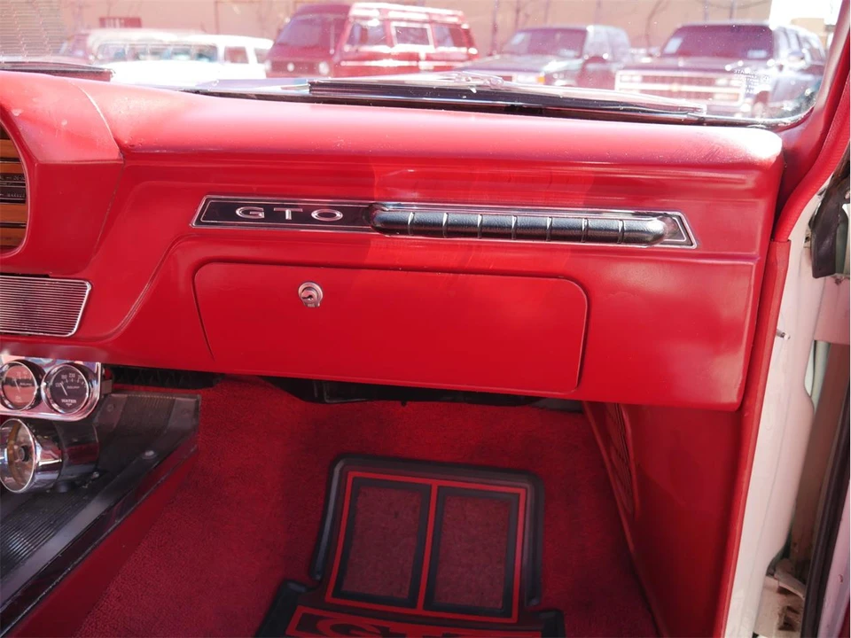 1965 Pontiac - Image 30 of 31