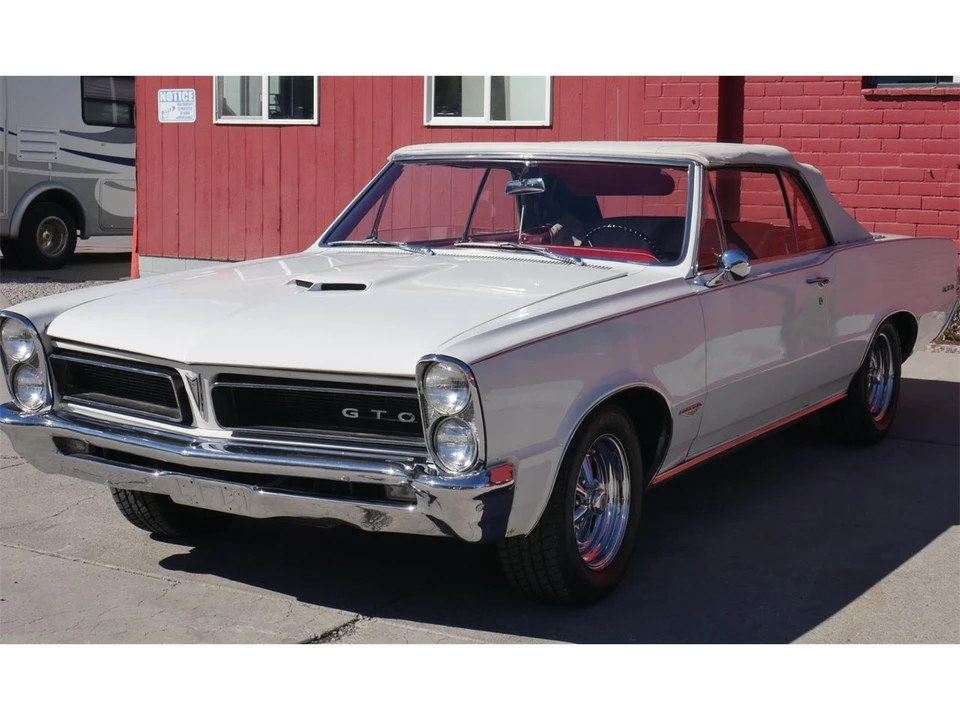 1965 Pontiac - Image 2 of 31