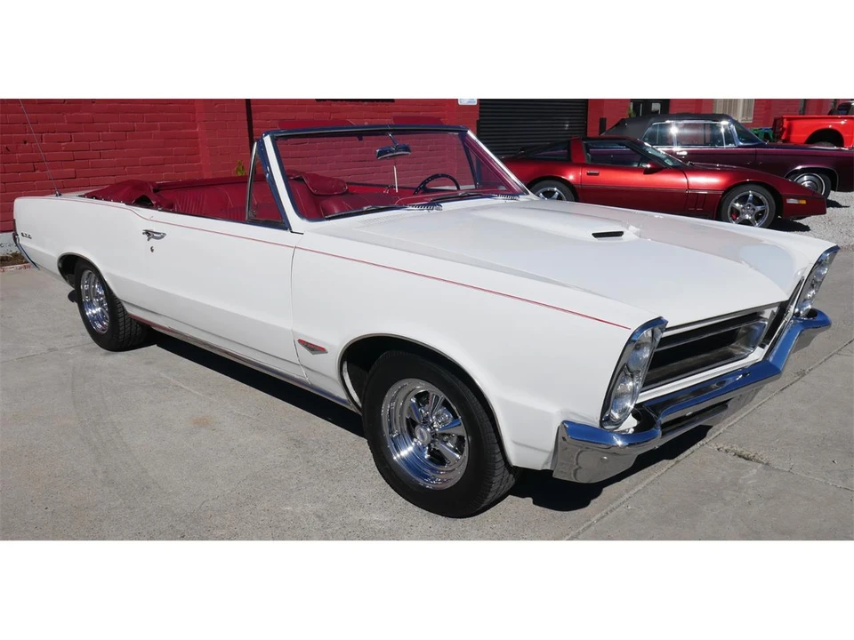 1965 Pontiac - Image 6 of 31