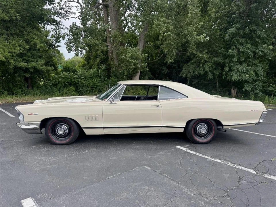 1965 Pontiac Catalina 4th Gen - Image 2 of 31