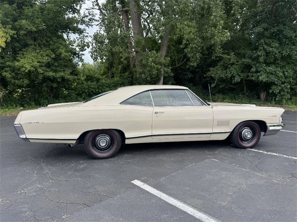 1965 Pontiac Catalina 4th Gen - Image 7 of 31