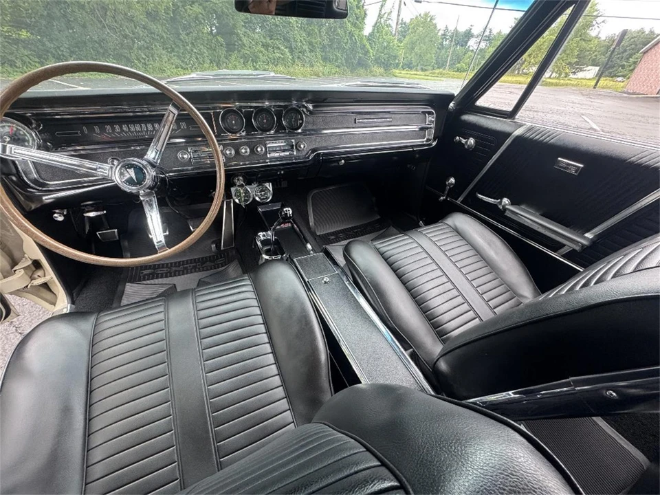 1965 Pontiac Catalina 4th Gen - Image 15 of 31