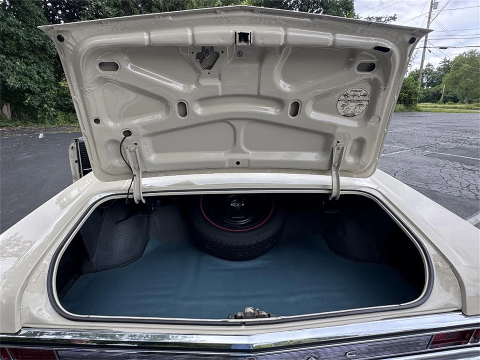 1965 Pontiac Catalina 4th Gen - Image 28 of 31