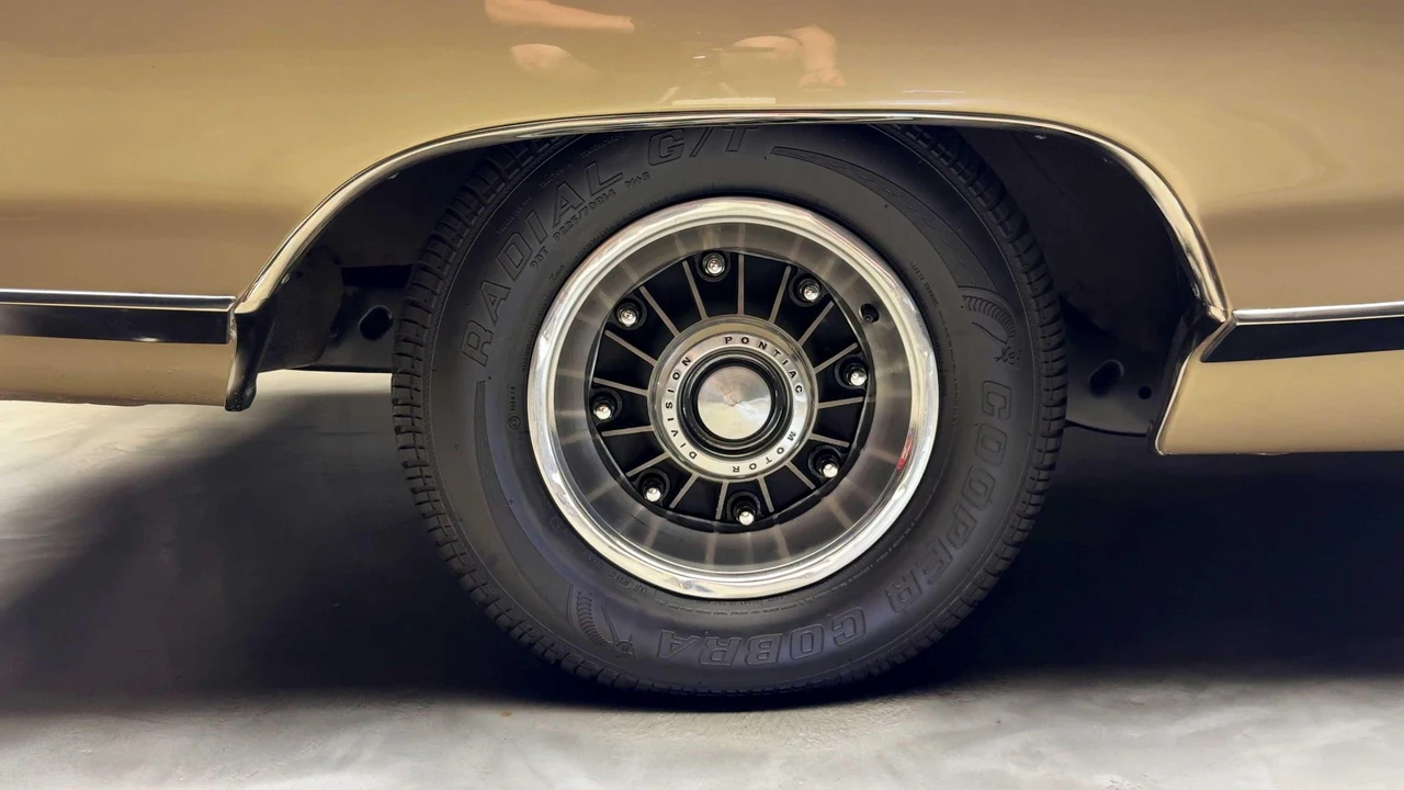 1965 Pontiac Catalina 2+2 421 - Image 24 of 31