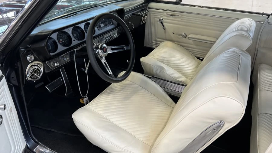 1965 Pontiac Tempest - Image 9 of 14