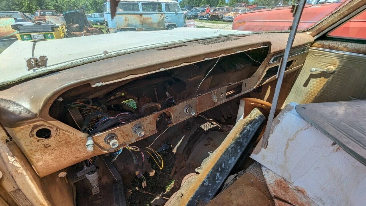 1965 Pontiac Tempest - Image 11 of 17