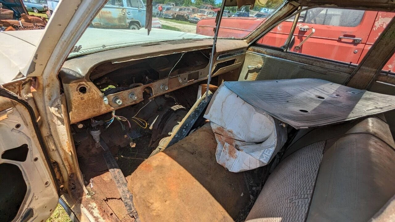 1965 Pontiac Tempest - Image 8 of 17