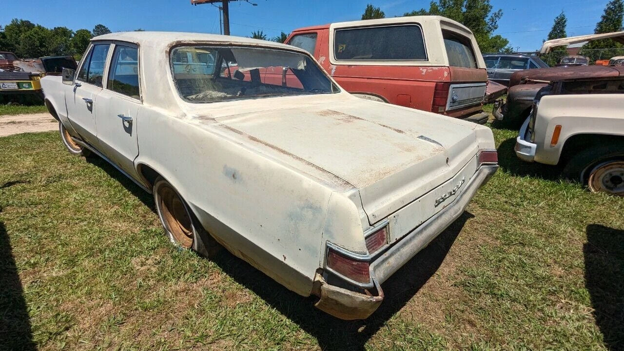 1965 Pontiac Tempest - Image 6 of 17