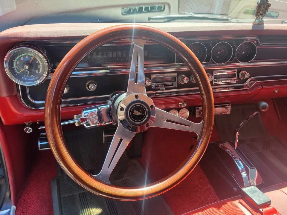 1965 Pontiac Parisienne - Image 6 of 10