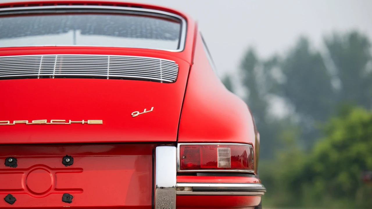 1965 Porsche 911 F-Body SWB - Image 25 of 31