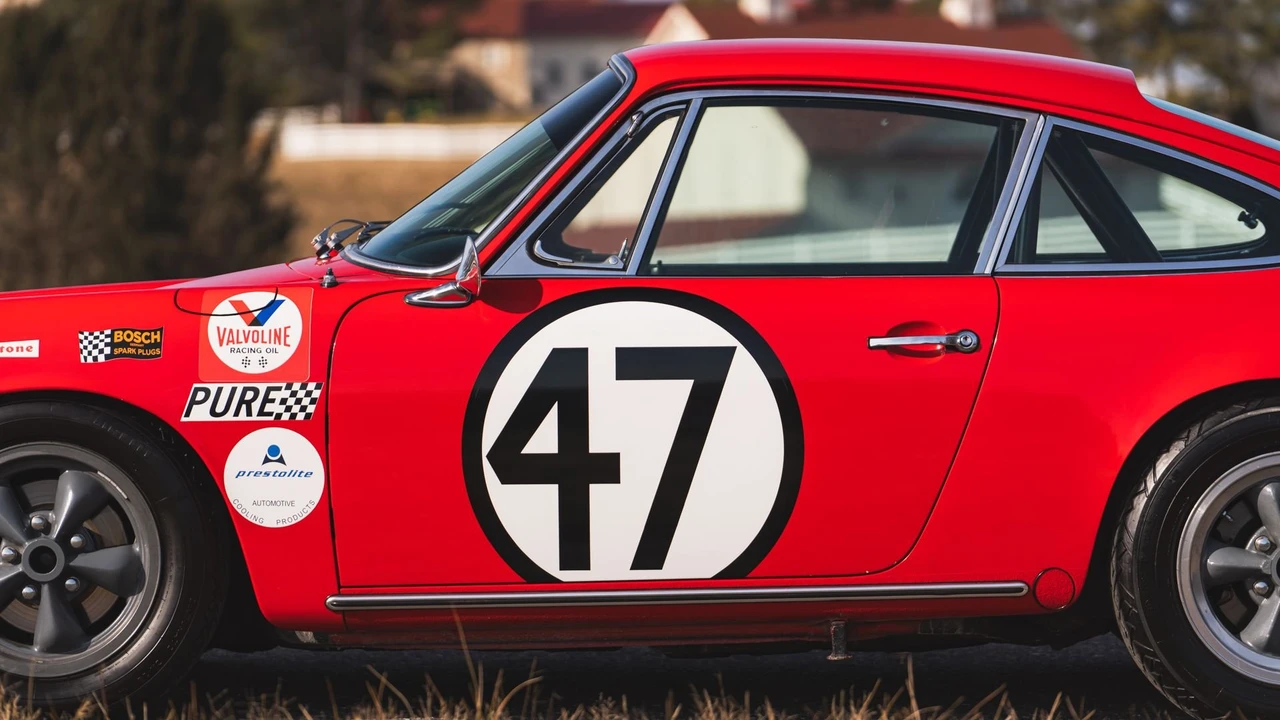 1965 Porsche 911 F-Body SWB - Image 17 of 31