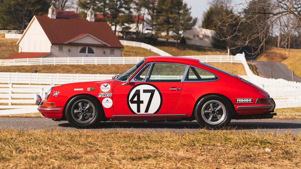 1965 Porsche 911 F-Body SWB - Image 2 of 31