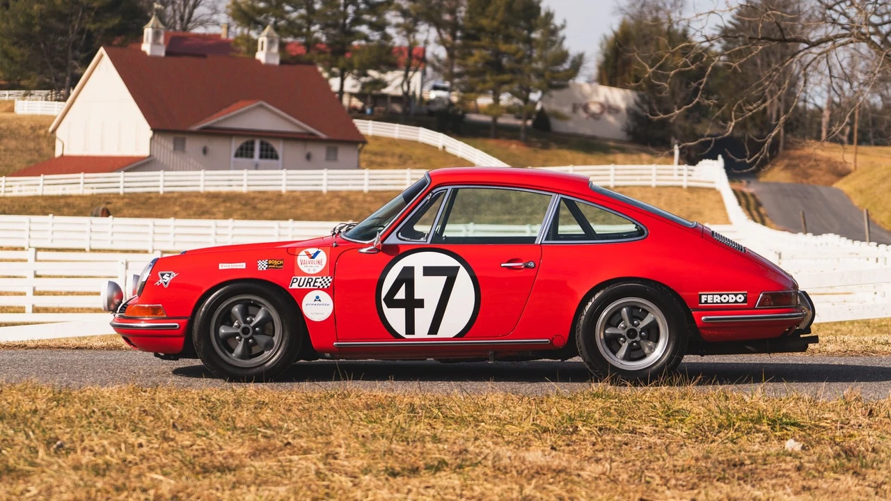 1965 Porsche 911 F-Body SWB - Image 14 of 31