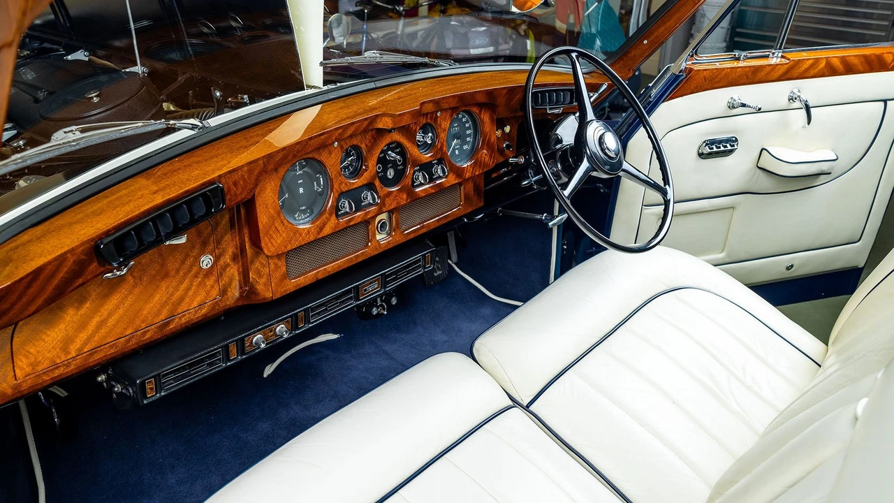 1965 Rolls-Royce Phantom V - Image 2 of 31