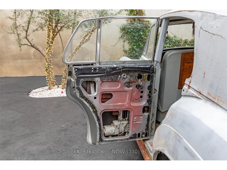 1965 Rolls-Royce Silver Cloud III - Image 14 of 31