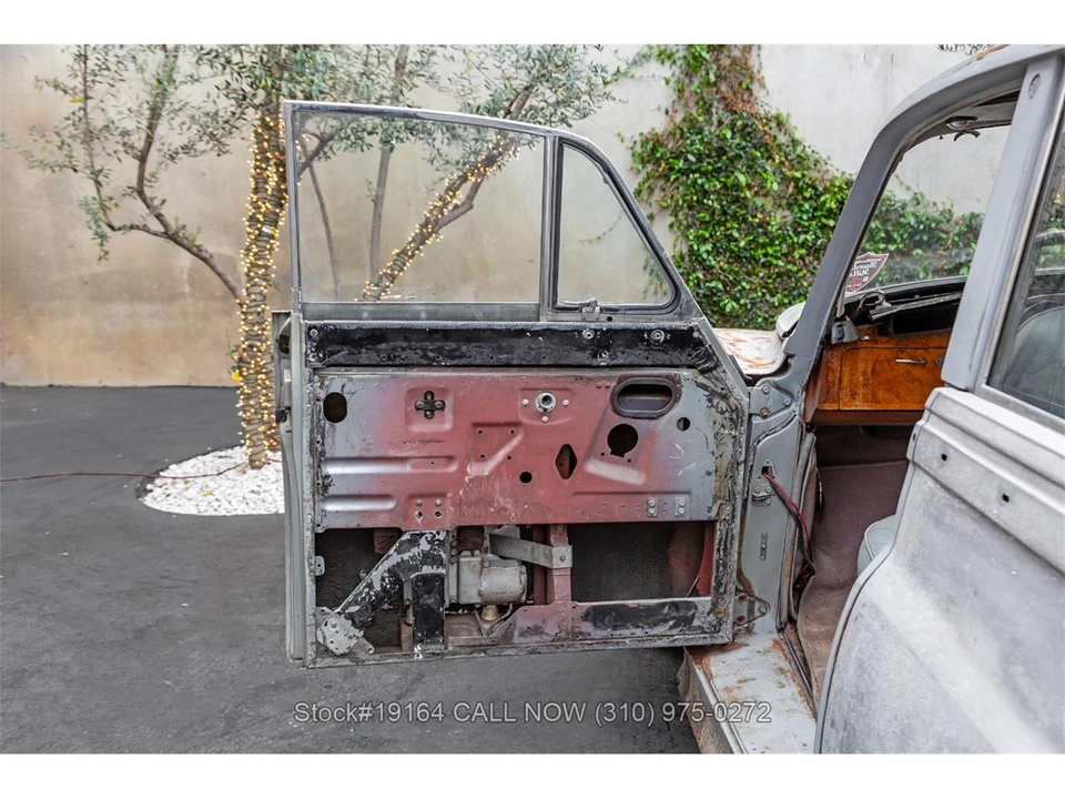 1965 Rolls-Royce Silver Cloud III - Image 11 of 31
