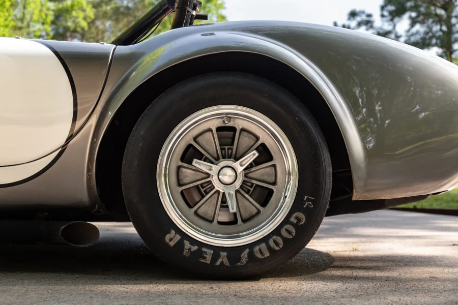 1965 Shelby Cobra 289 - Image 14 of 31