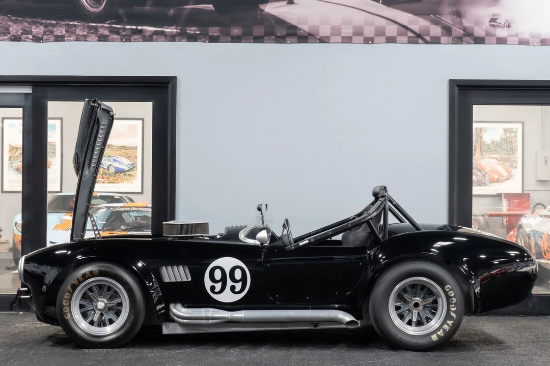 1965 Shelby Cobra 427 - Image 9 of 21