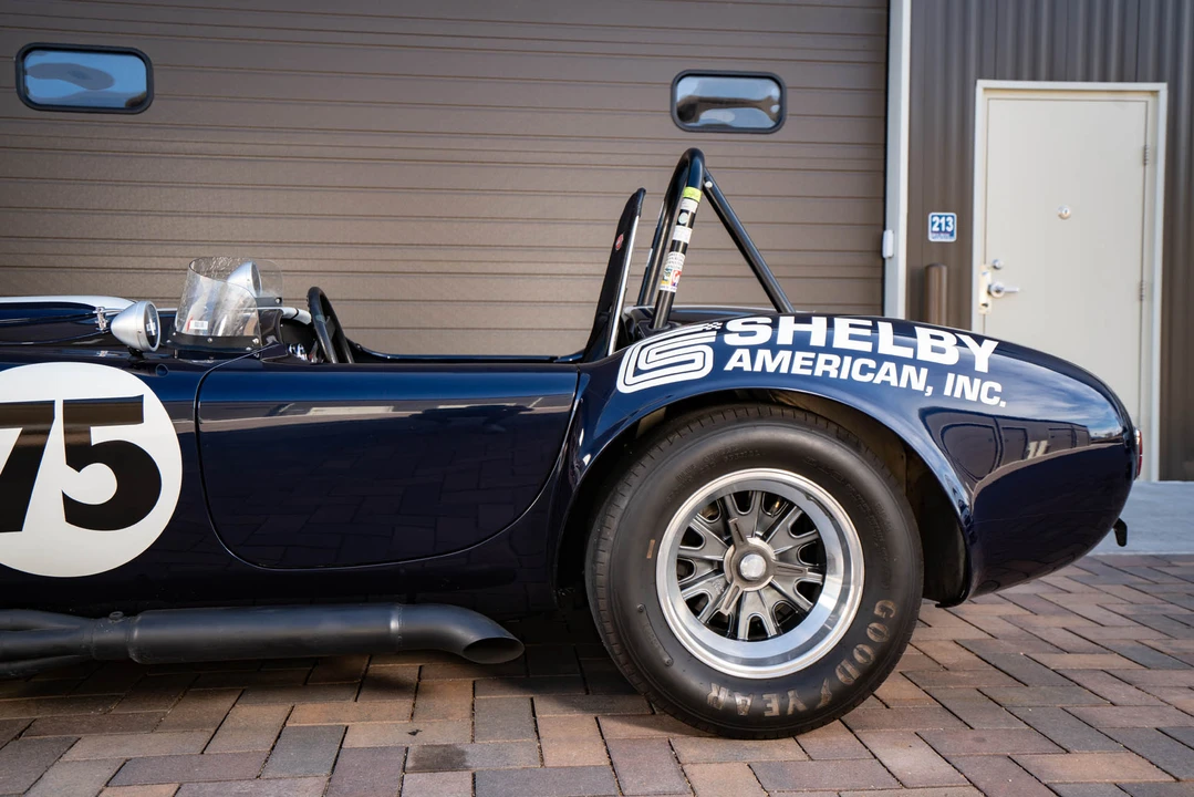 1965 Shelby Cobra 427 - Image 18 of 31