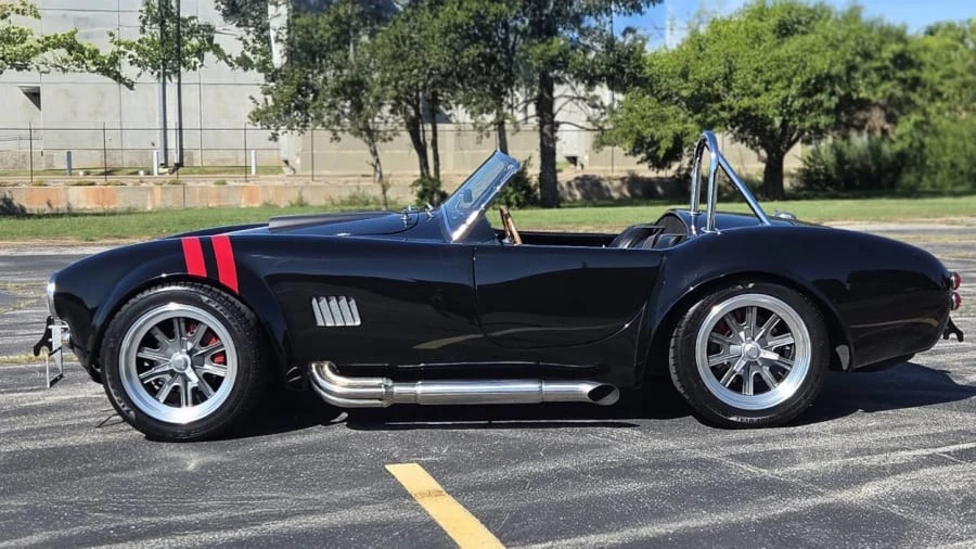 1965 Shelby Cobra 427 - Image 2 of 31