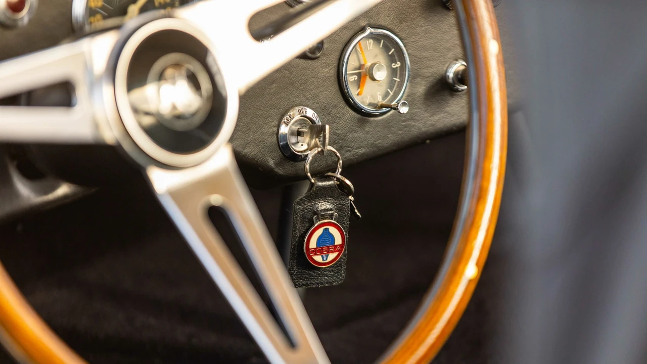 1965 Shelby Cobra 289 - Image 15 of 31