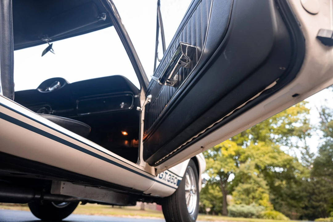 1965 Shelby GT350 - Image 17 of 31