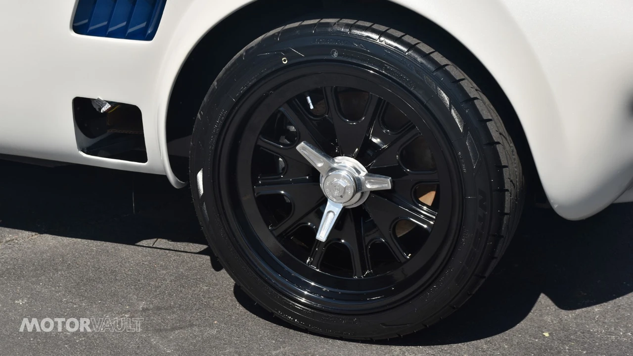 1965 Shelby Cobra 289 - Image 7 of 21