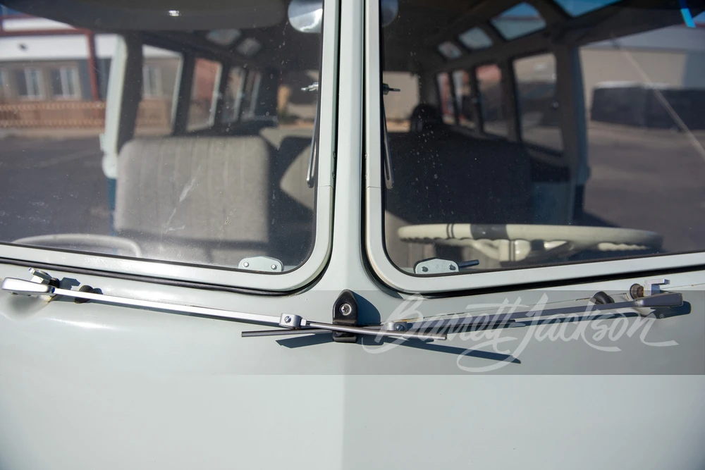 1965 Volkswagen Split-Window Bus - Image 6 of 12