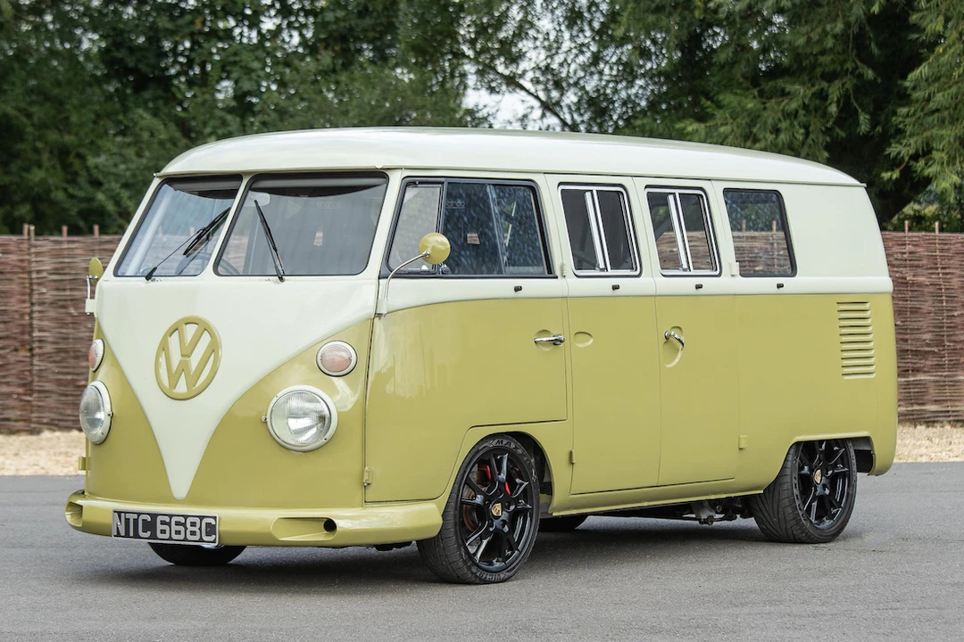 1965 Volkswagen Split-Window Bus - Image 2 of 31