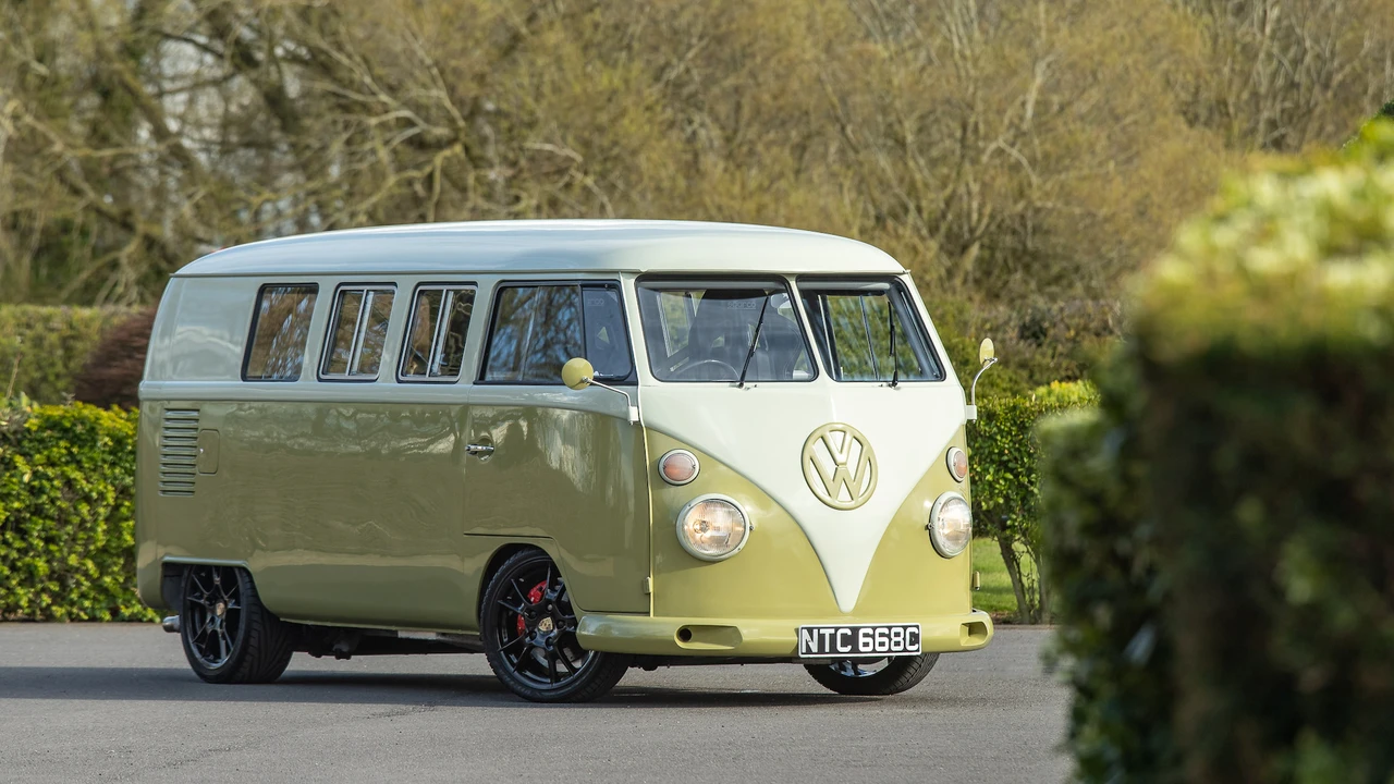 1965 Volkswagen Split-Window Bus - Image 18 of 31