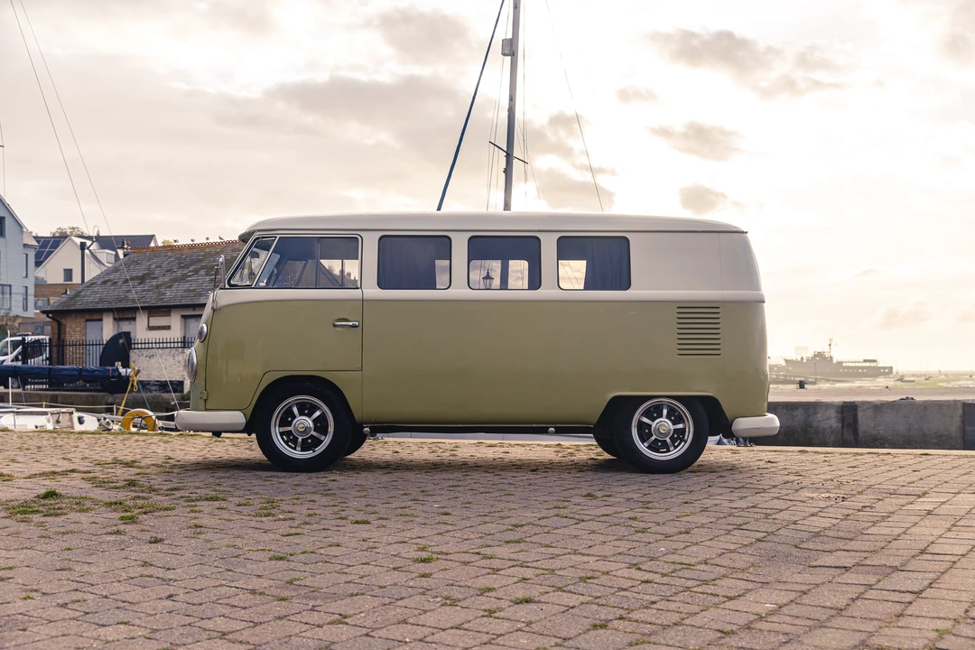 1965 Volkswagen Split-Window Camper - Image 5 of 31