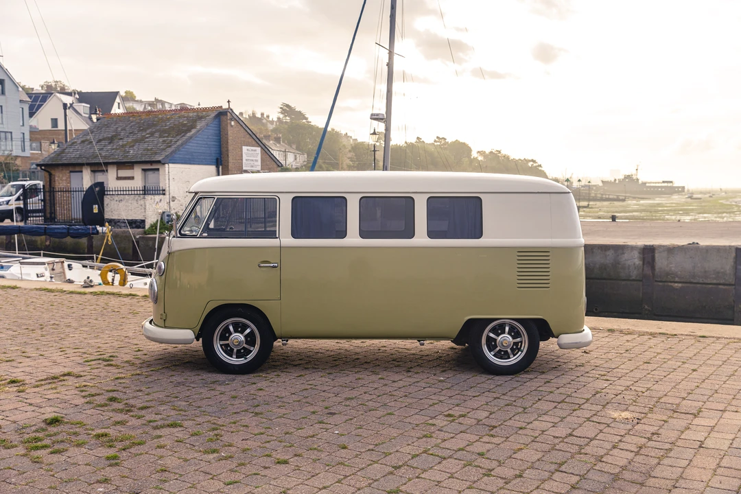 1965 Volkswagen Split-Window Camper - Image 13 of 31